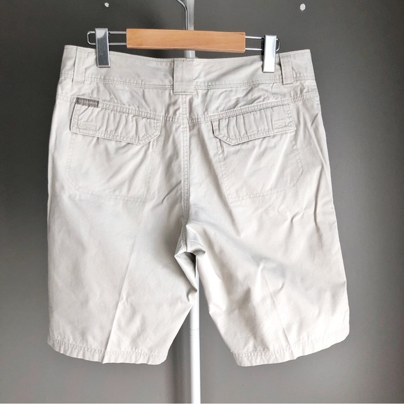 Columbia Casual Earthy Beige Athleisure Relaxed Fit Medium Length Shorts. 8 - Picture 6 of 14